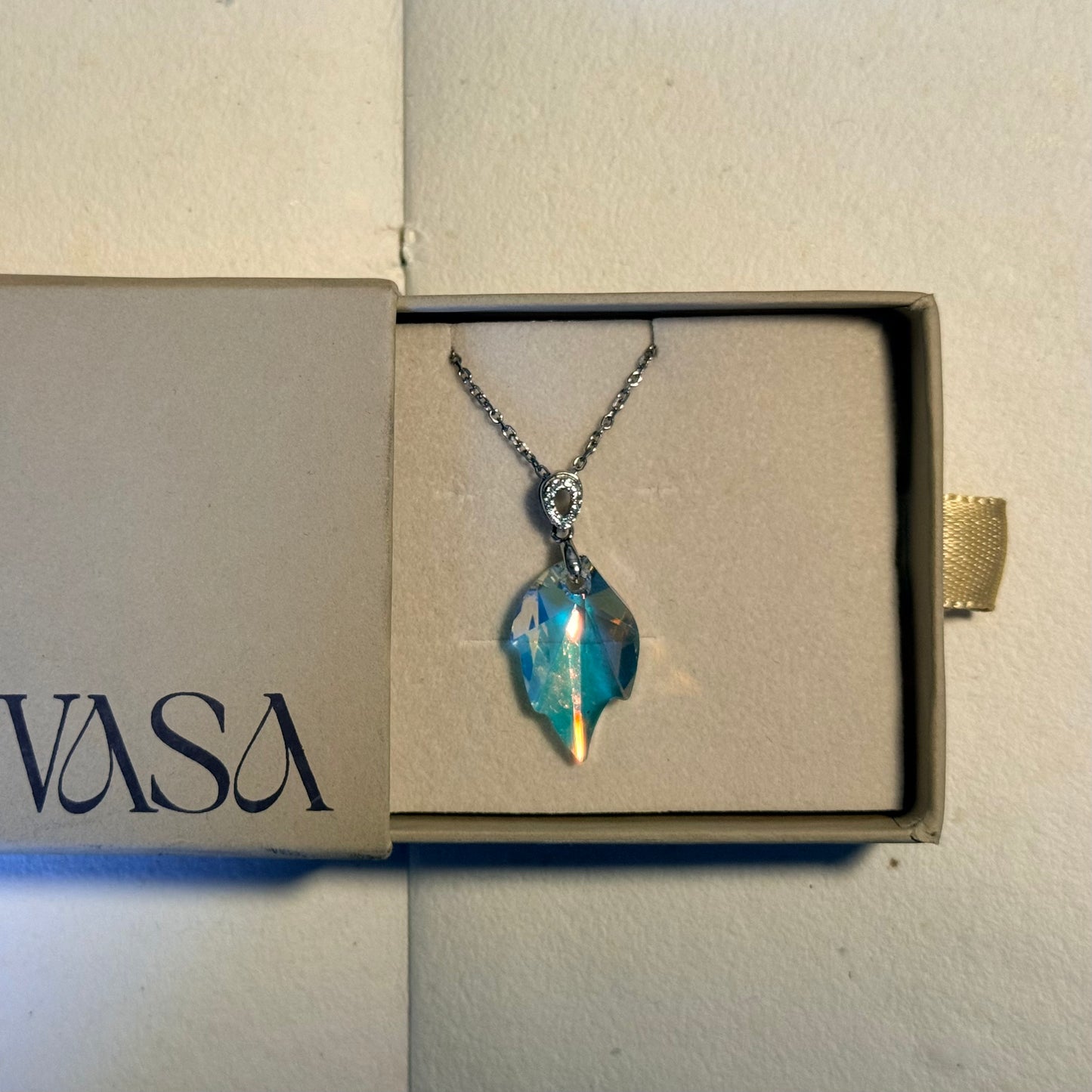 Whispering Leaf Swarovski in 925 Silver Necklace