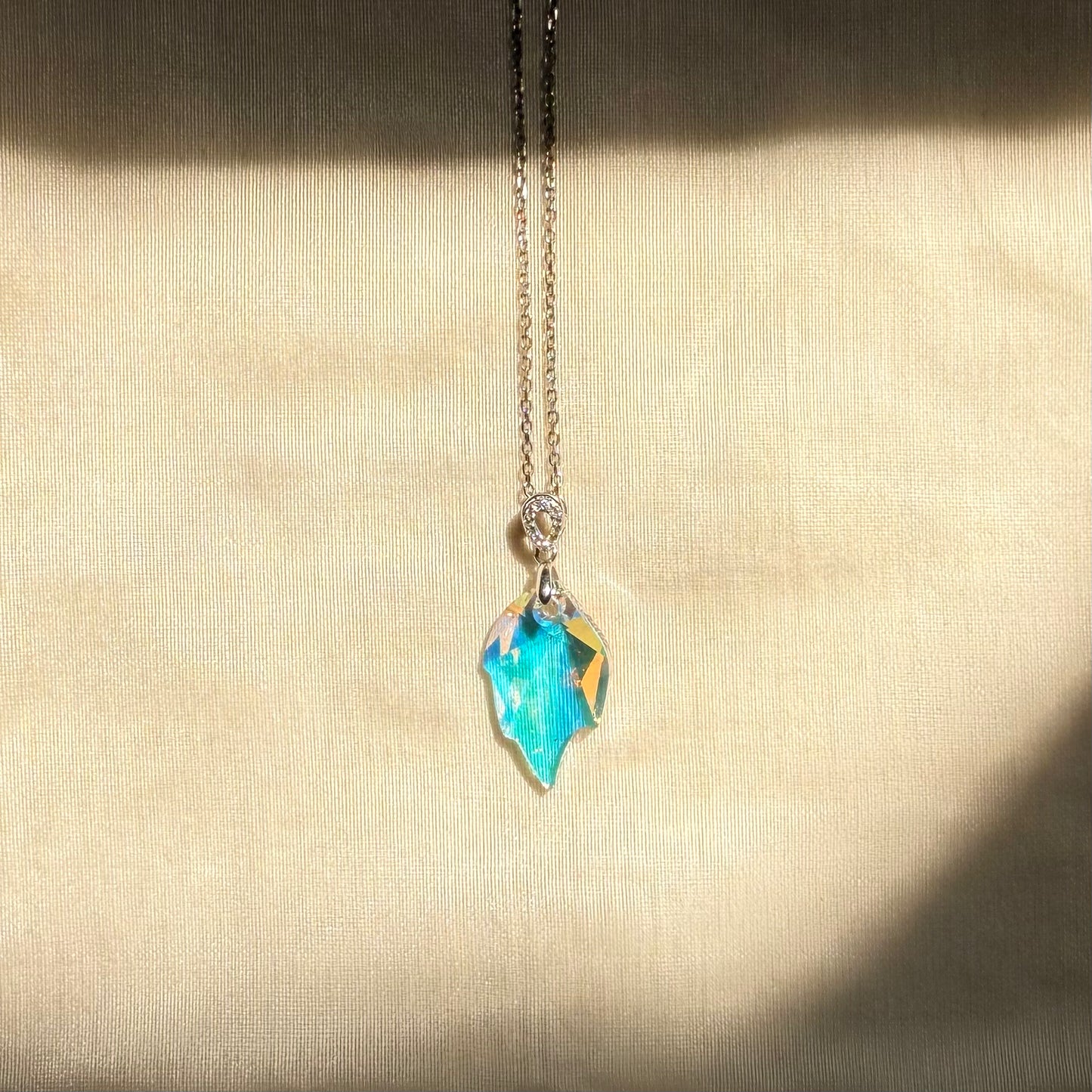 Whispering Leaf Swarovski in 925 Silver Necklace