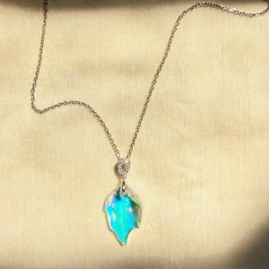 Whispering Leaf Swarovski in 925 Silver Necklace