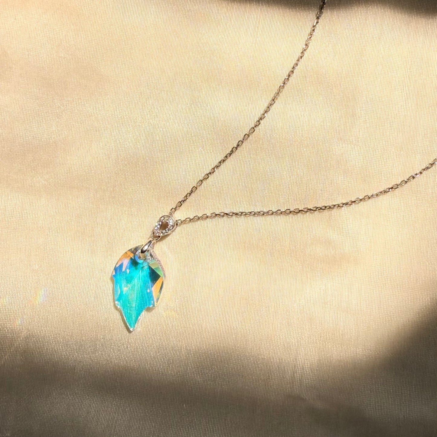 Whispering Leaf Swarovski in 925 Silver Necklace